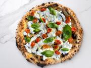 Pizza Cosy x Davide Ruotolo : une margherita stellaire à Palazzo Petrucci