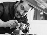 Denny Imbroisi signe la carte de Il Corallo au Trou Aux Biches, avec le Chef Guillaume Brégeat.