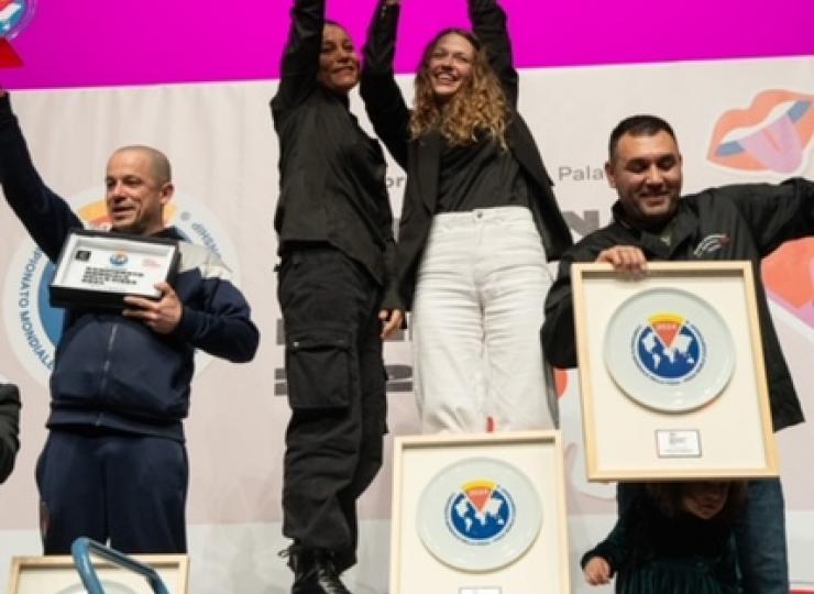 Giulia Vicini, 19 ans, remporte le Championnat du monde de la pizza à Parme