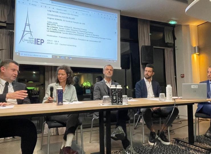 Table-ronde sur le marché du café par l'IEP