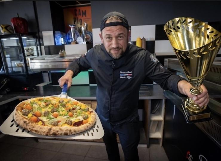 Christopher Pacaud, Champion de France de pizza 2026, défend la pizza française