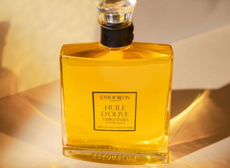 Le Château d’Estoublon signe Flacon Couture,  une huile d'olive Grand Cru, idéale pour les grandes occasions 
