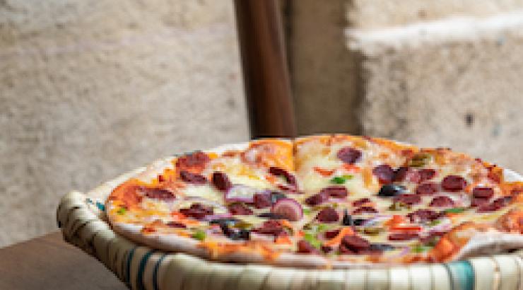 Alan Geaam, chef étoilé, ouvre Faurn sa pizzeria libanaise