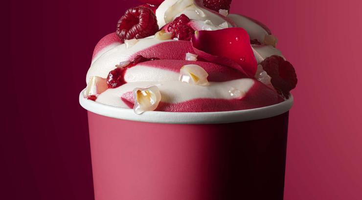 Pierre Hermé crée une ligne de glaces et de macarons qui célèbrent la Dolce Vita
