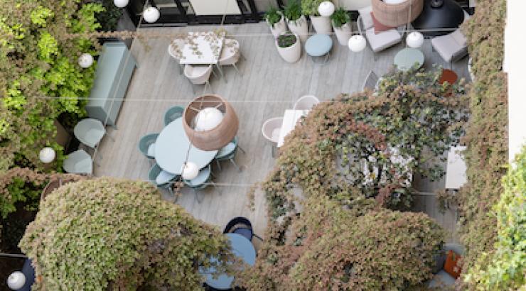 L’Italie s’invite à l’hôtel Lancaster, à Paris, et s'installe sur sa terrasse estivale