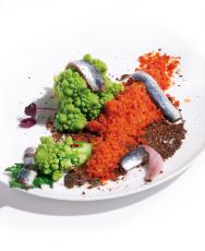 Romanesco croquant granité tomate et anchois frais cru