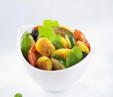 Salade de polenta comté et basilic aux légumes