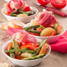 Salade niçoise de printemps au jambon de Parme