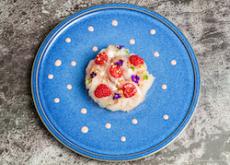 Carpaccio de bar au fenouil, vinaigrette de framboises