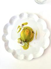 Fleur de courgette farcie à la bisque