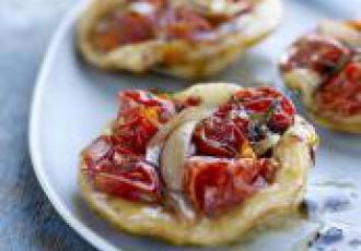 Mini pizzas aux tomates cerises