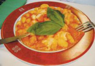 Gnocchi de pommes de terre à la sauce Sorrentina
