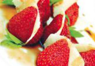Salade de fraises et Parmigiano-Reggiano