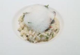 Risotto aux palourdes, asperges de mer, émulsion à la bière