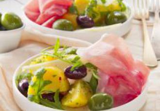 Aperitivo aux olives, pommes de terre et Jambon de Parme