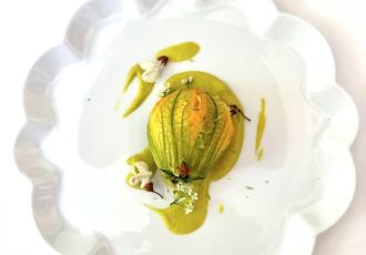 Fleur de courgette farcie à la bisque
